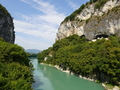 Befestigte Grotte am Pont de la Balme / Rhone